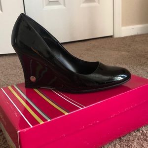 Black patent leather BCBG wedges 8.5